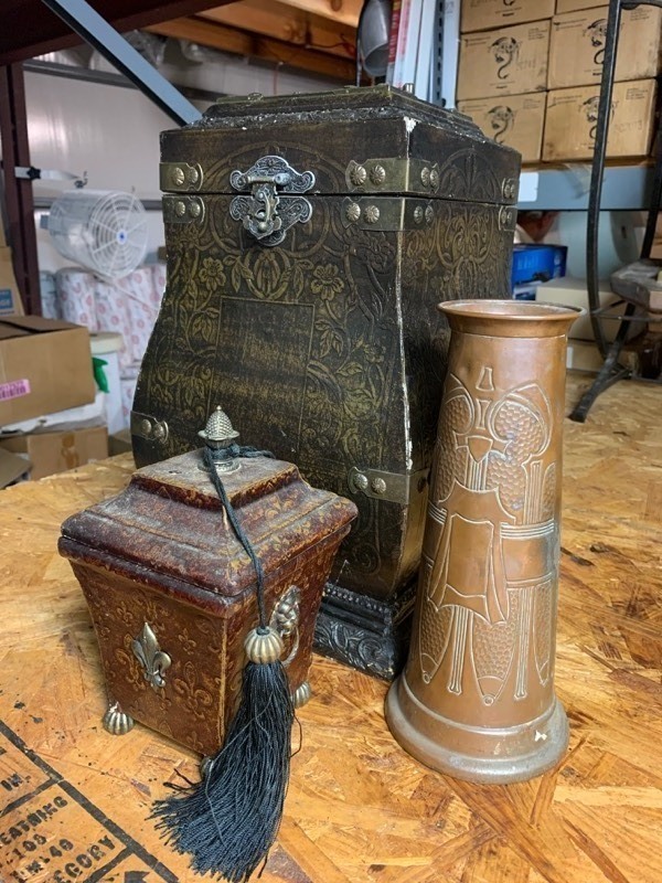lot 413 image: Decor Bundle Set (1) 1 Large and 1 Small Decorative Holders and 1 Copper Vase