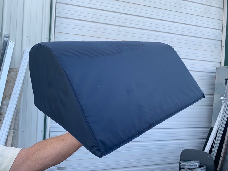 lot 83 image: Medline Round Top Wedge 12x21x7