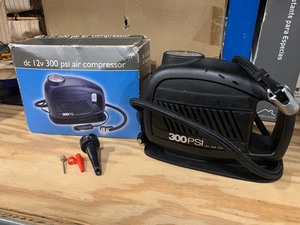 lot 6 image: DC 12V 300 psi Air Compressor