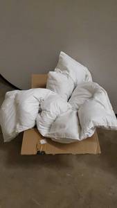 lot 1623 image: Full Size Mattress Pad, 95% Feathers 5% Down