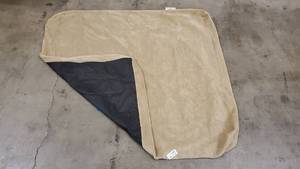 lot 11142 image: Tan Dog Bed Cover, 37403.5