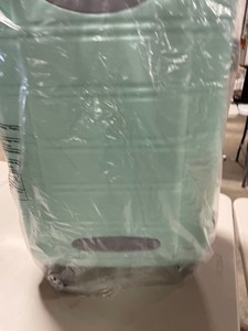 lot 54930 image: Rockland suitcase w wheels medium