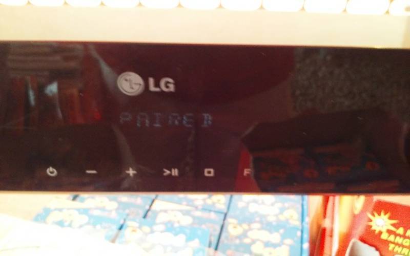 lot 1043 image: LG SOUNDBAR BLUETOOTH APPEARS ALMOST NEW