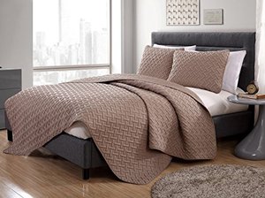 lot 12963 image: VCNY Home Nina Collection Quilt Set-Ultra-Soft Reversible Coverlet Bedding-Lightweight, Cool, and Breathable Bedspread, Machine Washable, King, Taupe