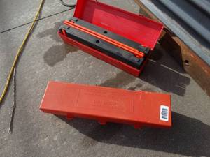 lot 1658 image: 2 emergency triangles in cases