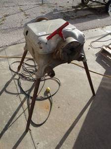 lot 1659 image: Ridgid Model 400 electric pipe threading machine