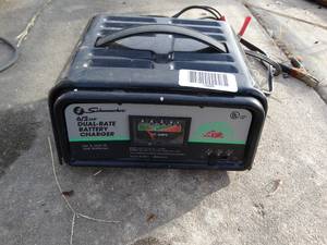lot 1665 image: Schumacher dual rate battery charger