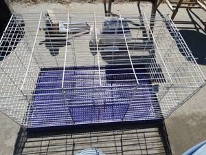 lot 1684 image: Collapsible small animal cage