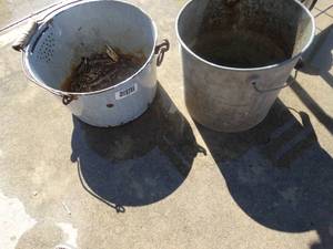 lot 1700 image: 2 metal buckets