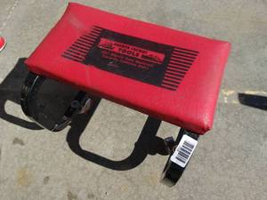 lot 1703 image: Mechanic stool on wheels