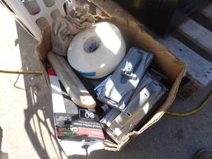 lot 1713 image: Various drywall supplies