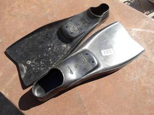 lot 1717 image: Pro royal diving fins