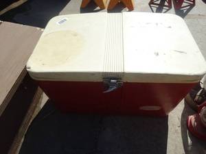 lot 1725 image: Vintage red thermos cooler
