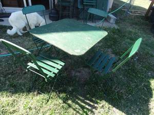 lot 1790 image: Awesome vintage park style table & 4 chair set- All folding-