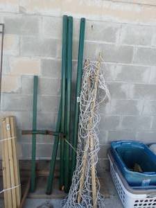 lot 1802 image: Lg rope hammock w metal stand