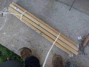 lot 1805 image: Bundle of wood stairwell spindles