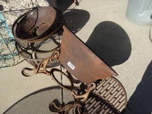 lot 1810 image: Metal firepit