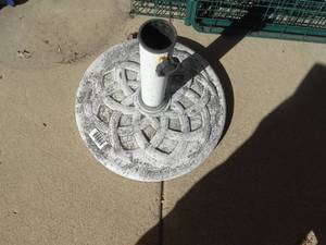 lot 1833 image: Metal umbrella stand