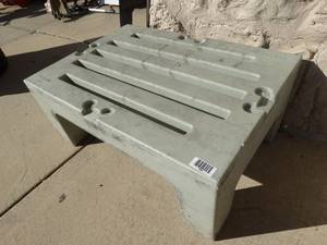 lot 1835 image: Cambro commercial plastic dunnage rack