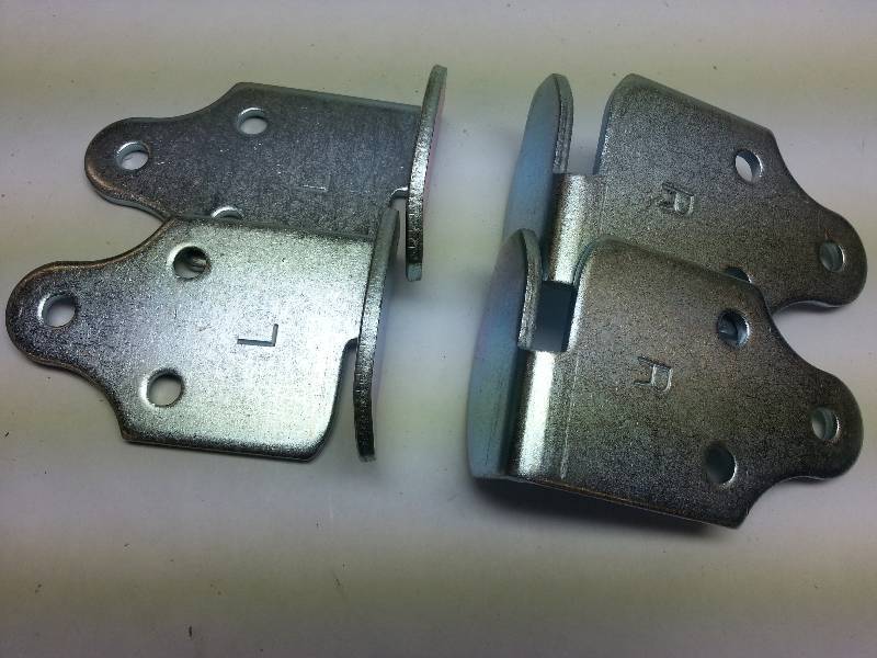 lot 1962 image: 4 pieces (2 completes) new Utility Trailer Corner Brackets for trailers or racks with Wood Sides Racks Stakes Body Gates