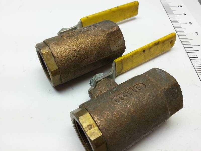 lot 31580 image: New 1 NPT brass shutoff valve with female port threads.  Actually new but carried in the plumbers service truck and has discolored