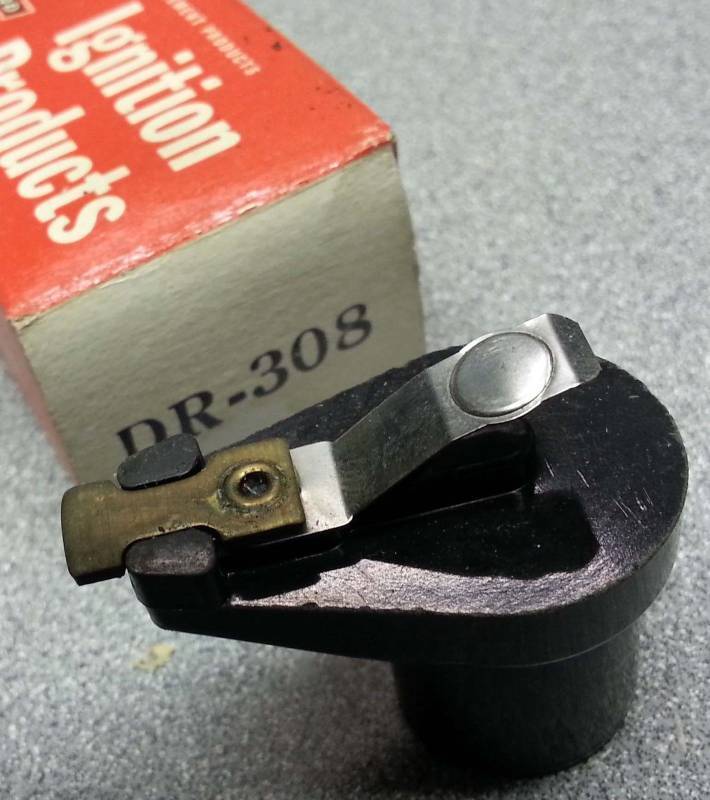lot 9194-2 image: Standard Ignition DR308 distributor rotor fits inline 6 cylinder Chevy engines.