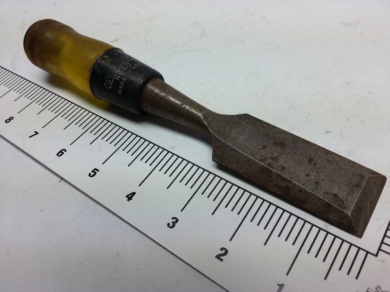 lot 8979 image: Stanley #60 wood chisel.  Complete the set you had or start a new collection