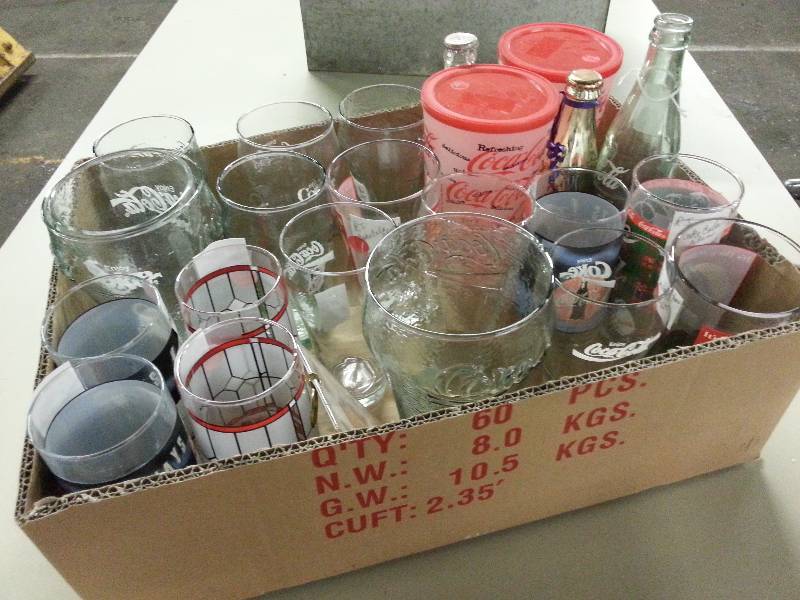 lot 8910 image: If youre into Coca Cola collecting, this might add some pieces to your collection or just give you some nice glassware in this box