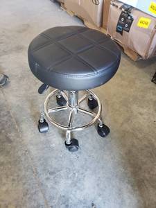 lot 44255 image: Black Rolling Bar Stool