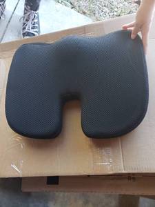lot 44297 image: Contoured Seat Cushion-Black
