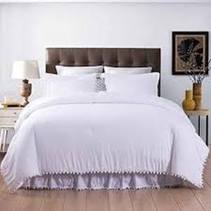 lot 44263 image: Amazon Basics 102x90 in White Comfortor and Shams
