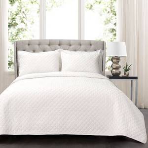 lot 7274 image: Ava Cotton 3-Piece King Quilt Set