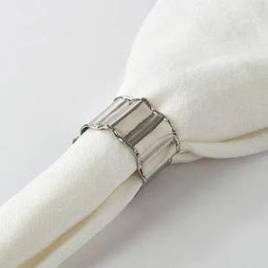 lot 7100 image: Table Napkin Rings With Round Classic Design (Set Of 4) - Gold