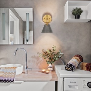 lot 7130 image: Modern 1 Light Brushed Wall Sconce Silver
