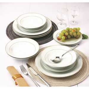 lot 7183 image: 7 Piece Traditional Gold Rim & White Porcelain Plates