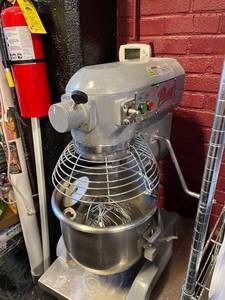 lot 5773 image: Presto 20 qt mixer with Attachments