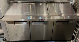 lot 5775 image: Supera MTPT3R-1 3-door make table on castors