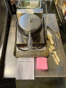 lot 5777 image: 8Waffle Cone Press (Brand New)