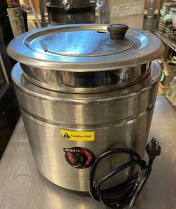 lot 5787 image: Avantco Electric Round Hot well with lid & pan