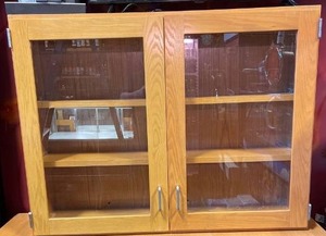lot 5819 image: Solid oak cabinet with two glass doors and two adjustable shelves