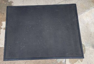 lot 5878 image: Textured water resistant floormat runner