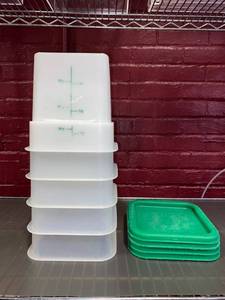 lot 21474 image: lot of 5 1-gallon Cambros with four green matching lids