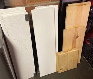 lot 5909 image: (8) PVC boards, (5) pieces of wood