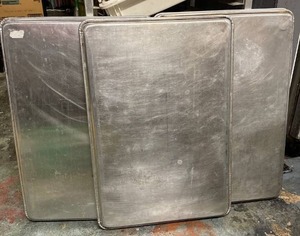 lot 21489 image: Lot of 5 full size sheet pans
