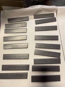 lot 21508 image: A lot of (17)metro shelf labeling clips