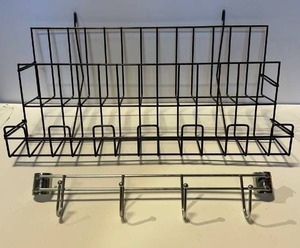 lot 21532 image: Lot of two metal organizers