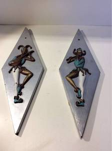 lot 21562 image: lot of (2) jester wall hangings