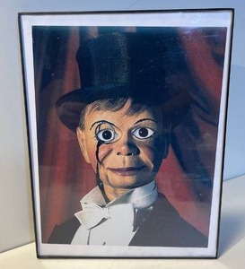 lot 21570 image: Creepy glass framed (the eyes follow you) 9x 12��