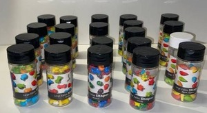 lot 21648 image: A lot of 21 miscellaneous large edible shaped cake decorations