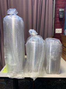 lot 21674 image: lot of three clear plastic snap shut to go containers